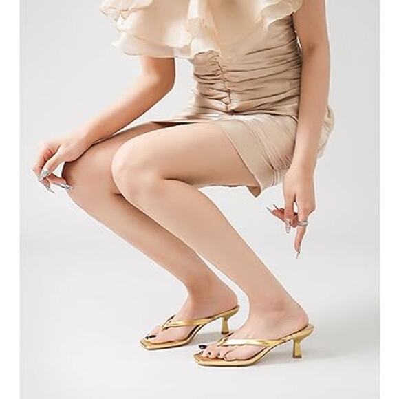 Lullasong Womens Size 10 Shiny Gold 2.5" Heel Slide On Flip Flop Sandal Shoes - Picture 5 of 7